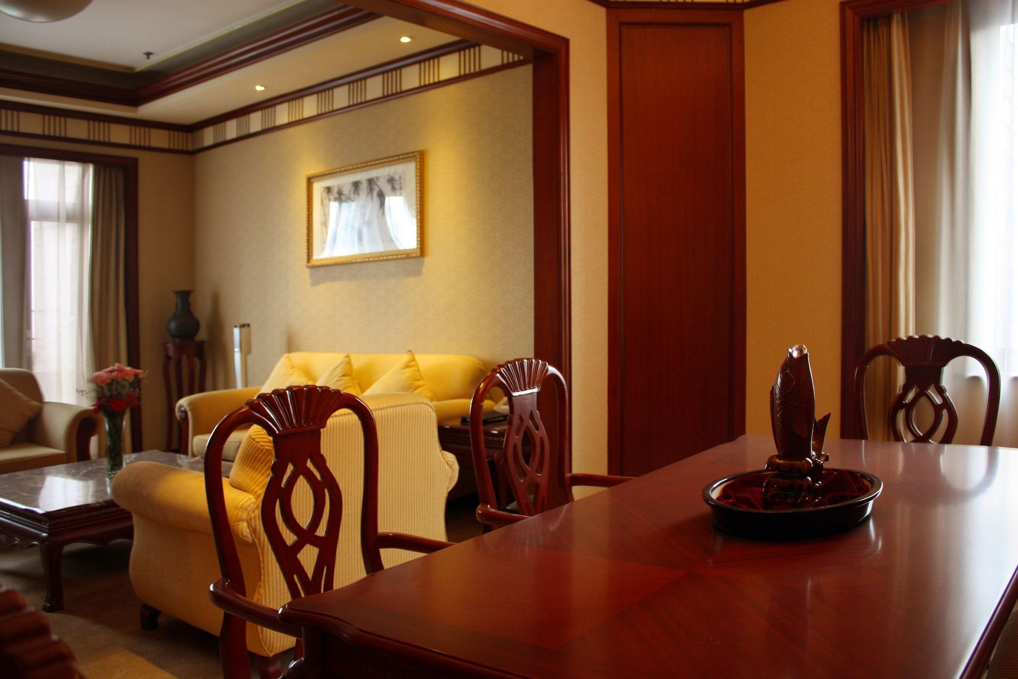 Park - Hudec Excellent Historical Building - Priority Access For Classic Butterfly Cookies Without Queuing To Guests 4* Shanghai