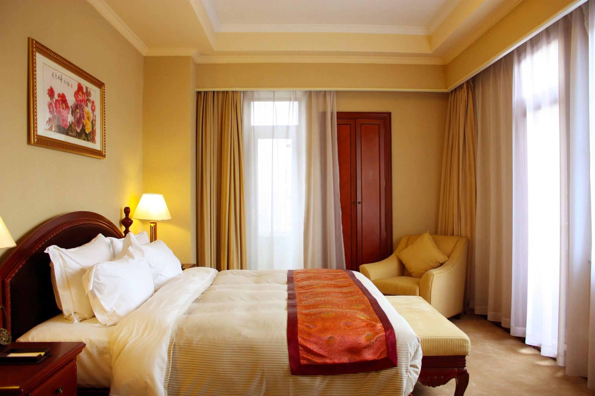 Hotel Park - Hudec Excellent Historical Building - Priority Access For Classic Butterfly Cookies Without Queuing To Guests 4*