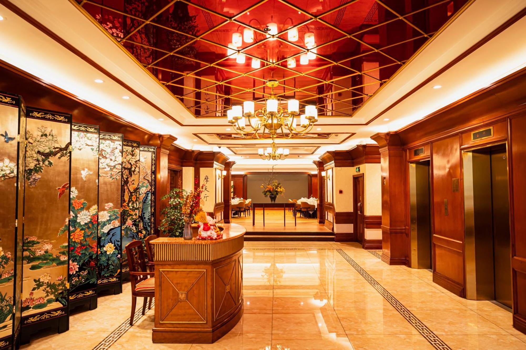 Hotel Park - Hudec Excellent Historical Building - Priority Access For Classic Butterfly Cookies Without Queuing To Guests 4*